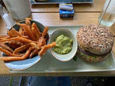 Hans Im GlÜck Burgergrill & Bar