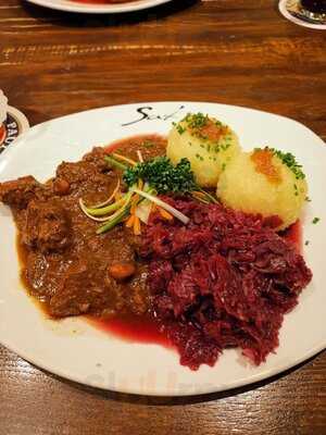 Sax's Cafe, Restaurant & Bar