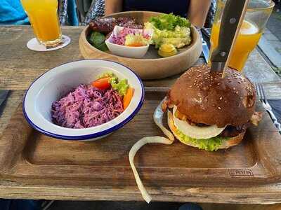 Australian Bar & Kitchen