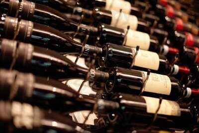 Kork-genuss Weinbar Und Mehr