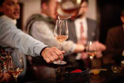 Kork-genuss Weinbar Und Mehr