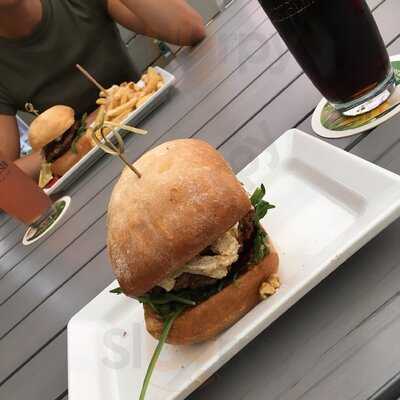 Burger & Bier