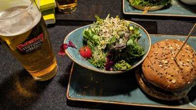 Hans Im GlÜck Burgergrill & Bar