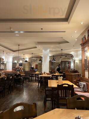 Paulaner's Wirtshaus Mit Biergarten