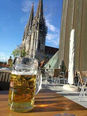 Dinea Restaurant & Café