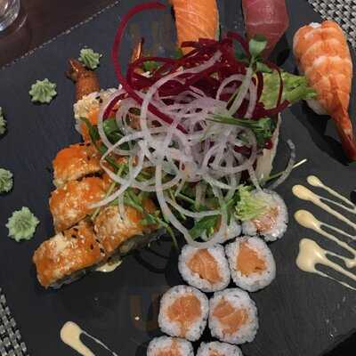 Cocoon Restaurant & Bar