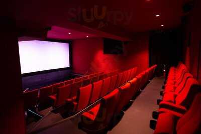 Liliom Kino Restaurant Bar Biergarten