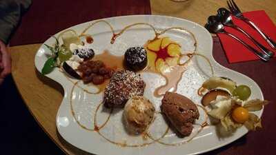 Mike's Eku Steakhouse