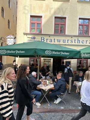 Bratwurstherzl Am Viktualienmarkt