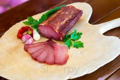 Karisma, Café /bar/restaurant