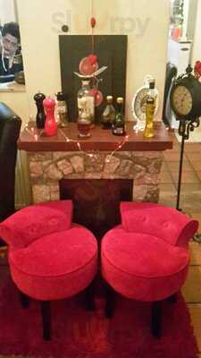 Karisma, Café /bar/restaurant