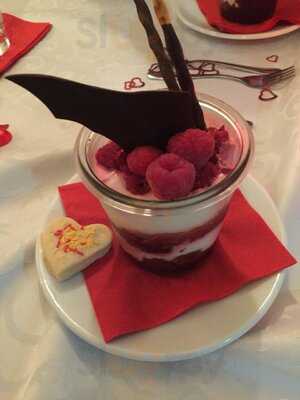 Karisma, Café /bar/restaurant