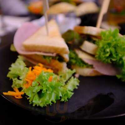 Brown's Coffee Lounge