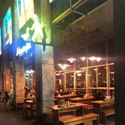 Hans Im GlÜck Burgergrill & Bar