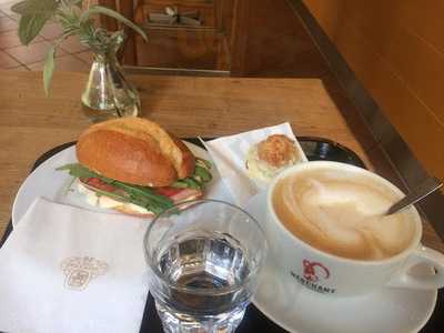 Centrale - Caffe & Vino & Stars