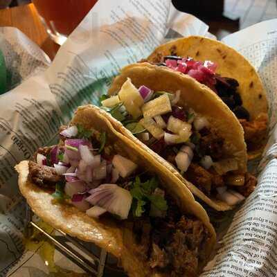 Taqueria & Cantina La Lucha