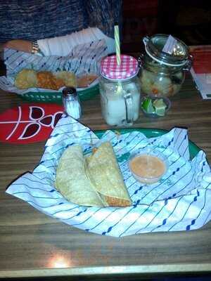 Taqueria & Cantina La Lucha