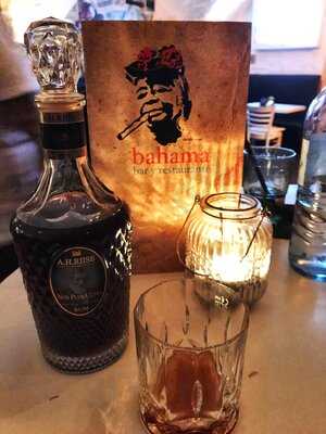 Presidente Bar Argentino / Tapas / Vino