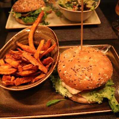 Hans Im GlÜck Burgergrill & Bar