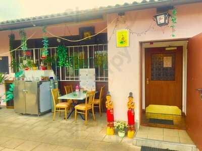 Khun Mae, Thai Restaurant & Shop