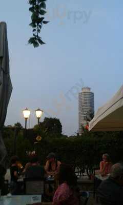 Khun Mae, Thai Restaurant & Shop