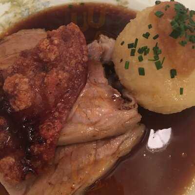 Lindengarten Wirtshaus Bar & Biergarten