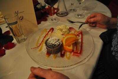 Lindengarten Wirtshaus Bar & Biergarten