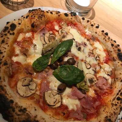 Lammbock-pizzabar & Hinterhofgarten