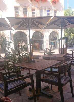 Leger Am Dom Restaurant & Bar