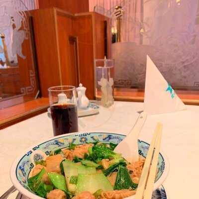 China Star, Restaurant