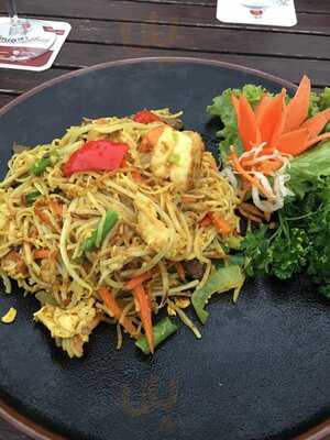 Hashi Restaurant Sushi & Nikkei Fusion