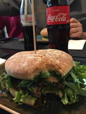 Hans Im GlÜck Burgergrill & Bar