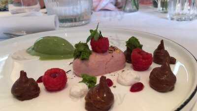 Gutshof Menterschwaige