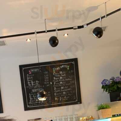 Café Nika Bakery & Bar