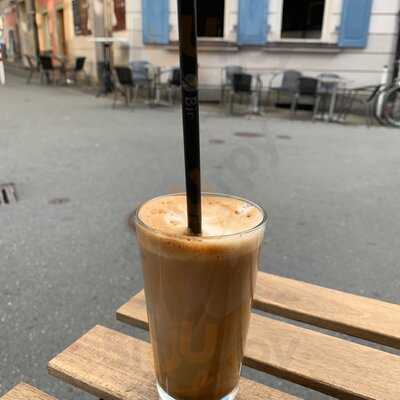 Café Nika Bakery & Bar