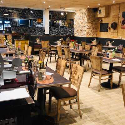 Season Family Bistro