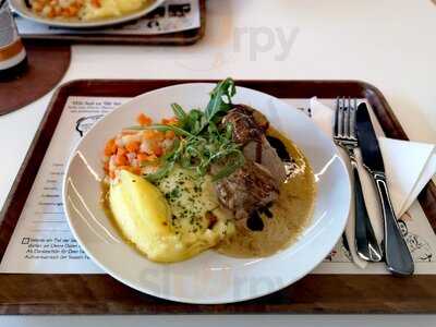 Season Family Bistro