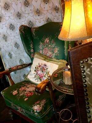 Hoover & Floyd Tages & Abend Bar