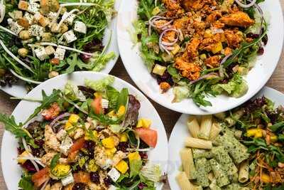 Frozen Yogurt & Salatbar