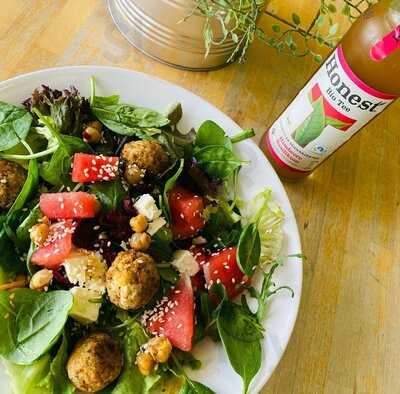 Frozen Yogurt & Salatbar