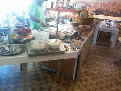 Fruhstuckscaf La Baguette