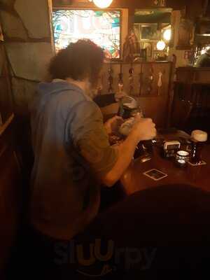 Golden Harp Irish Pub