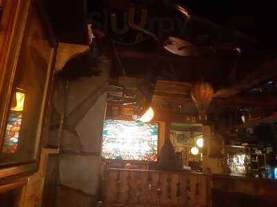 Golden Harp Irish Pub