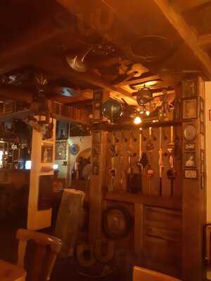 Golden Harp Irish Pub