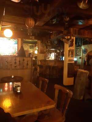 Golden Harp Irish Pub