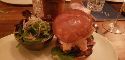 Burger & Lobster Bank