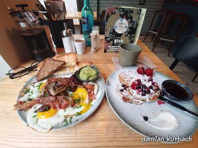 California Breakfast Club