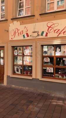 Pias Café