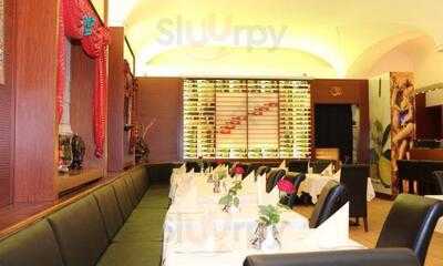New Delhi Indisches Restaurant & Bar
