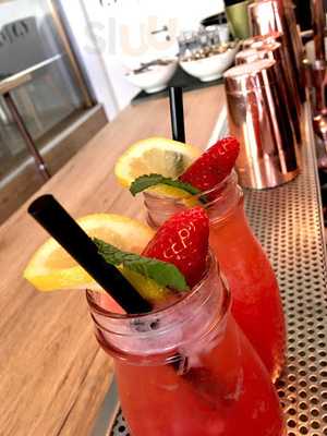 The Greek And The Freak